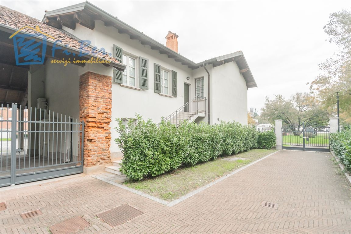 Pioltello - Ampio 3 LOCALI Indipendente